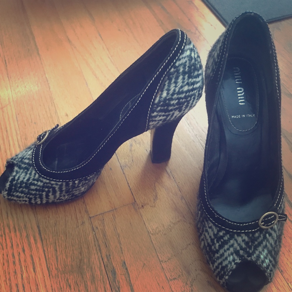 Peep toe heels